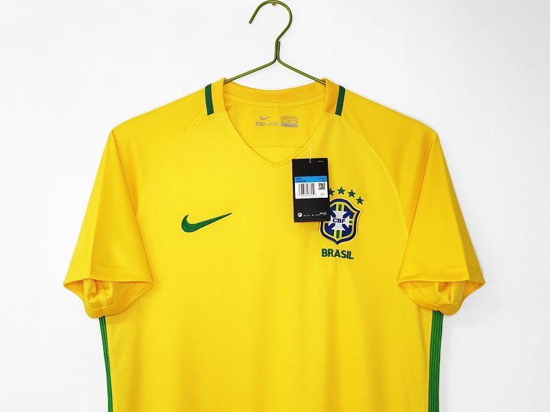 2016 Brazil Home Retro Shirt real studio photo 3